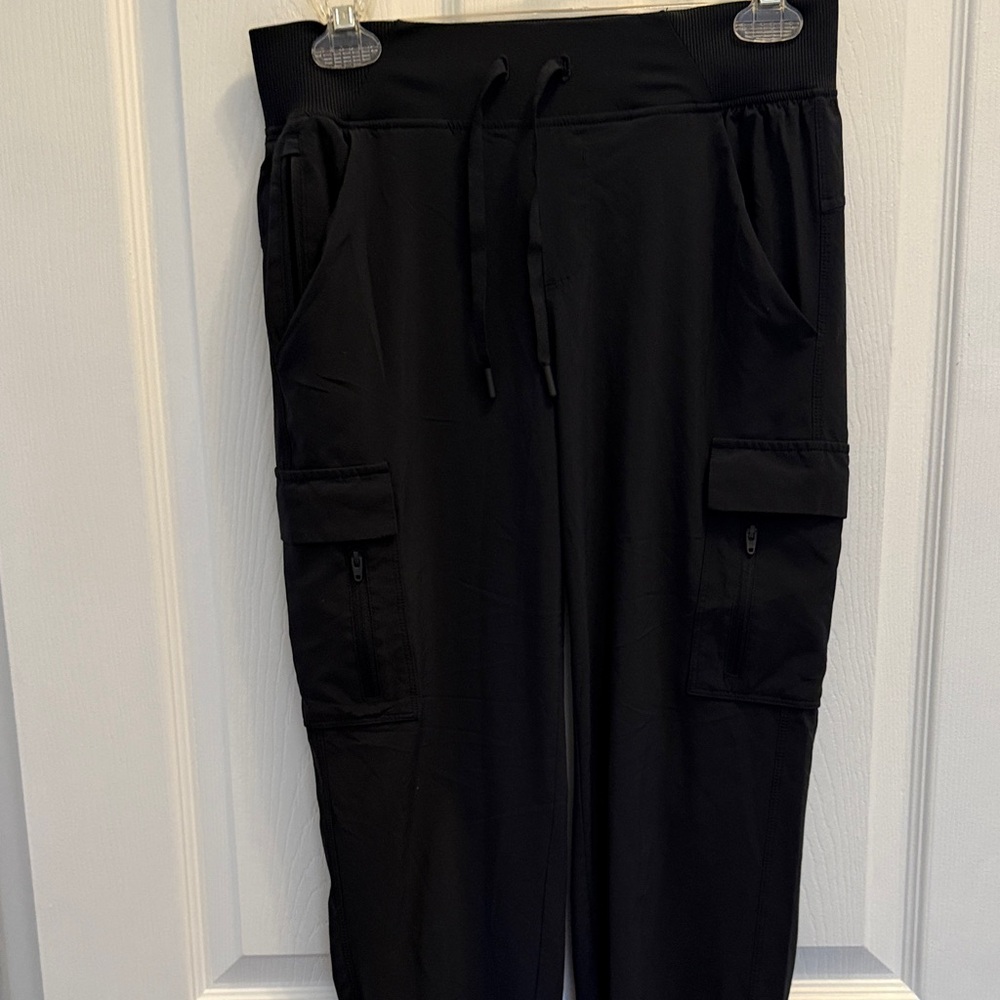 All in Motion Women’s Black Cargo Jogger Pants - Comfortable Everyday Wear